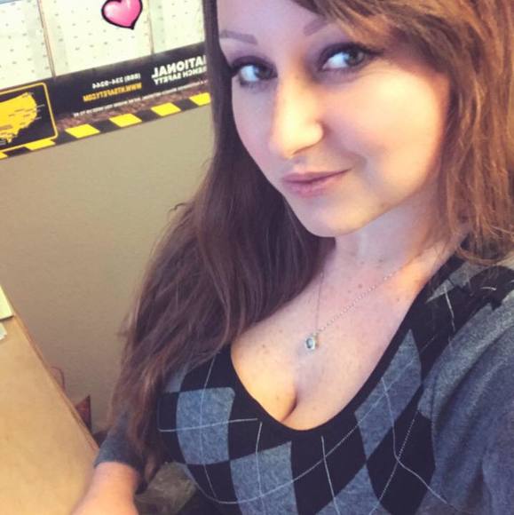 Poshmark profile picture for @daiquiri